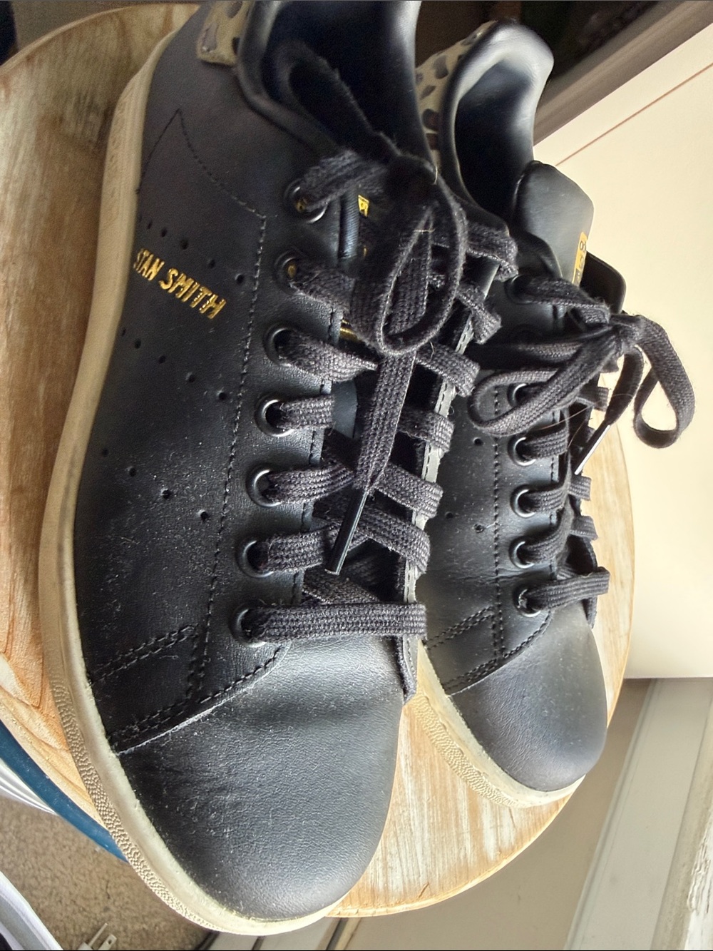 adidas Stan Smith Black woman’s Sneakers with Gold Accents
